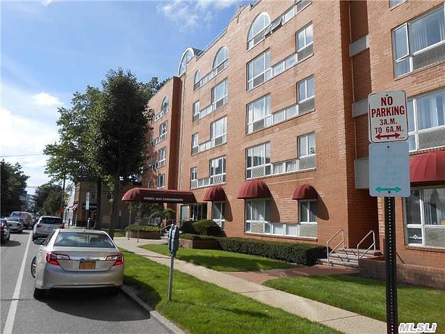 1st image of 205 Mineola Blvd APT 3C