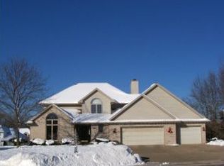 2170 S Courtland Dr, Green Bay, WI 54313