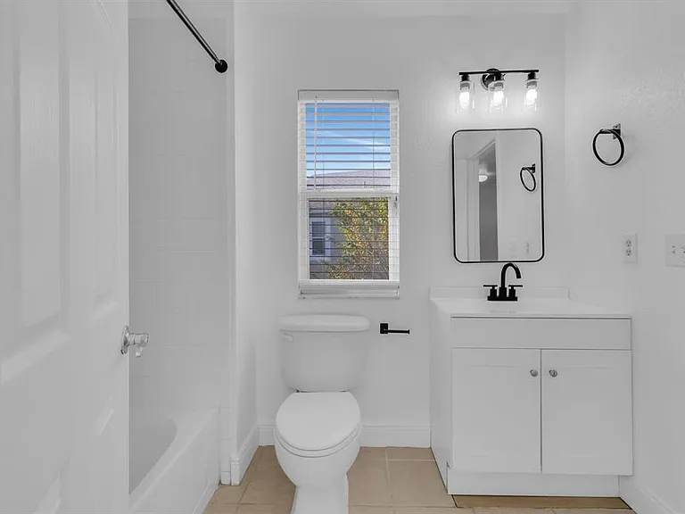5152 Hawkstone Dr — Photo 10