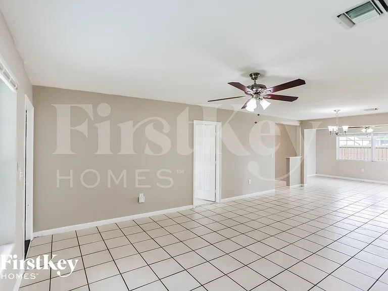 7231 McArthur Pkwy — Photo 4