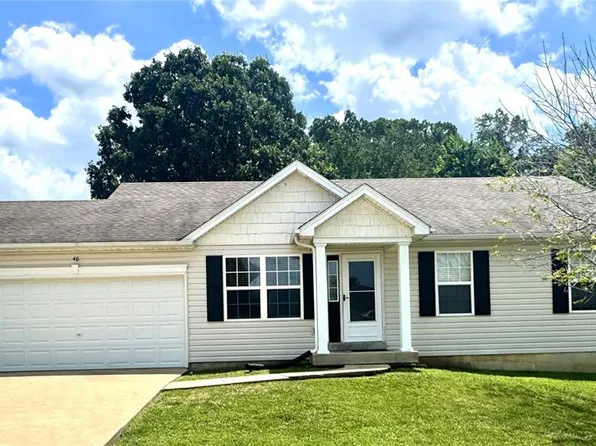 40 Valley Farms Dr, Winfield, MO 63389