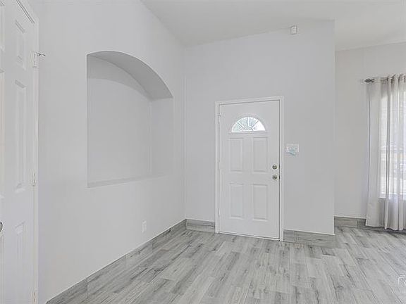 3rd image of 804 Piedmont Dr