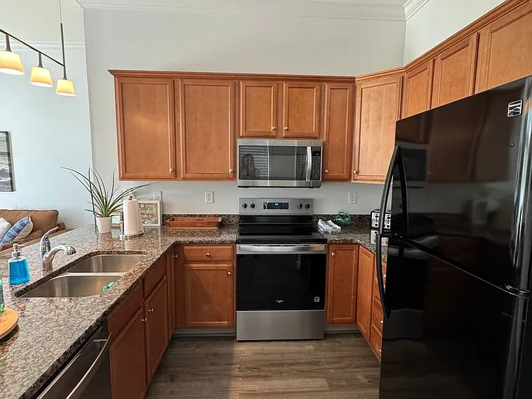 1605 Shoreline Pl — Photo 7