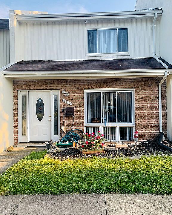 1st image of 1315 Wexford Ct