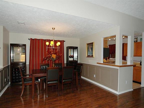3rd image of 2822 Pine Mills Dr