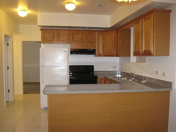 2nd image of 3444 Cuyler Ave APT 3