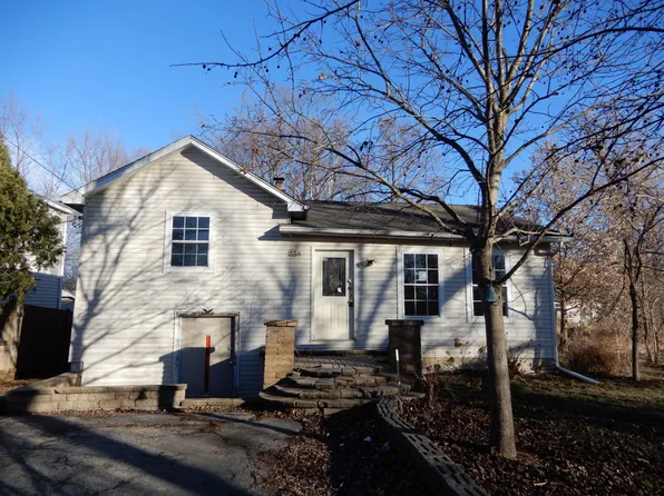 238 S Sheridan Rd, Lakemoor, IL 60051