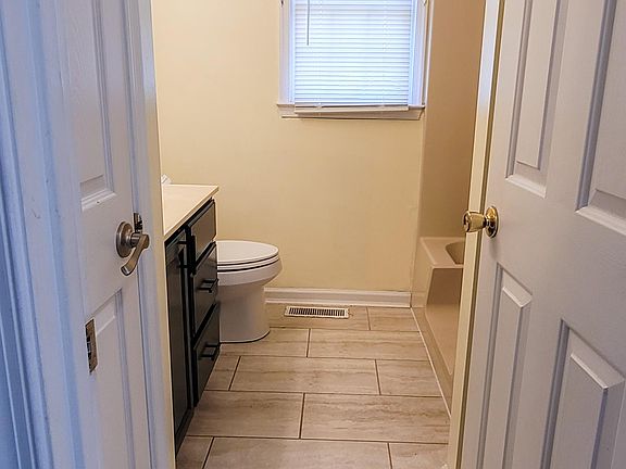 4th image of 209 Chapel Of Ease St