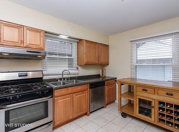 4th image of 170 S Seymour Ave