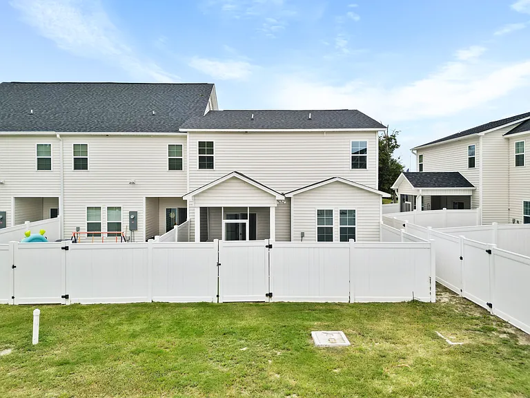 124 Bridge Point Cir — Photo 48