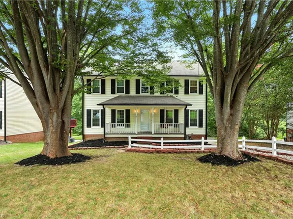 5618 Watercrest Dr, Greensboro, NC 27407