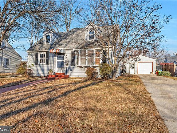 3rd image of 528 Dubois Ave