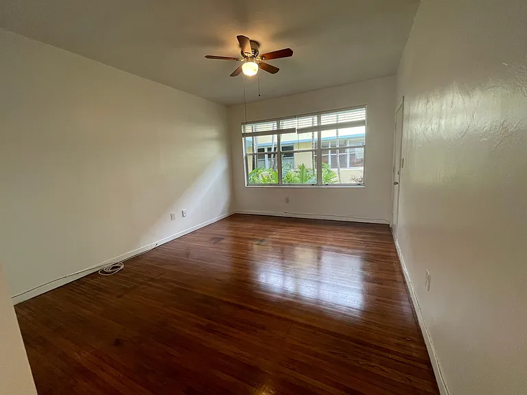 1051 Euclid Ave #103 — Photo 12