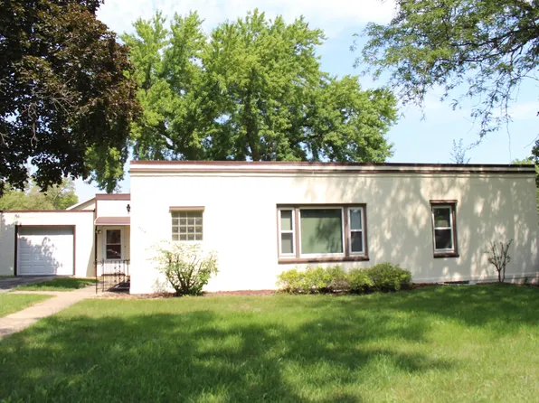 514 1st St, Lake View, IA 51450