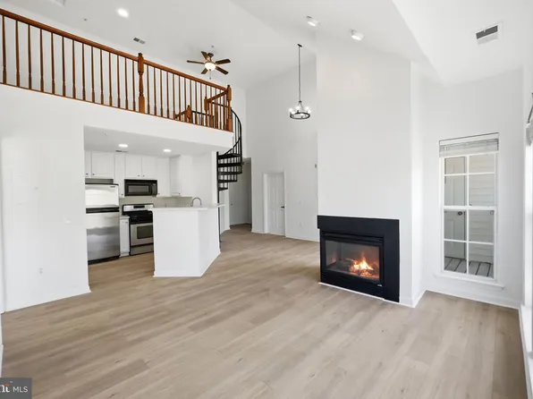 15620 Everglade Ln APT 401, Bowie, MD 20716