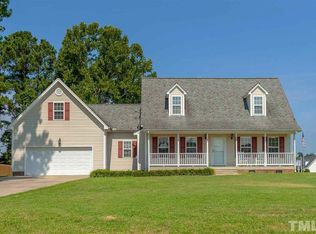 20 Blairwood Dr, Fuquay Varina, NC 27526