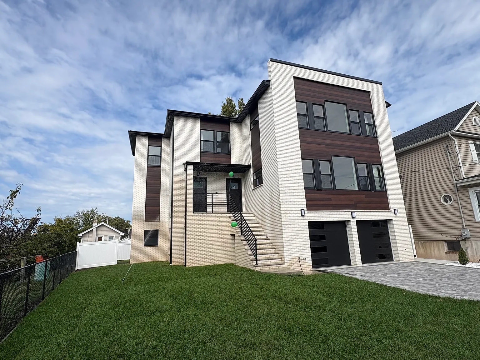 3 bed, $4,000 — Photo 1
