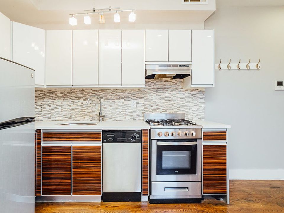 1st image of 550 Franklin Ave #9