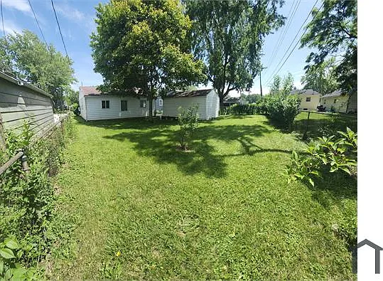 914 Leroy St — Photo 3