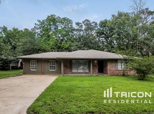 1704 N Thompson St, Conroe, TX 77301