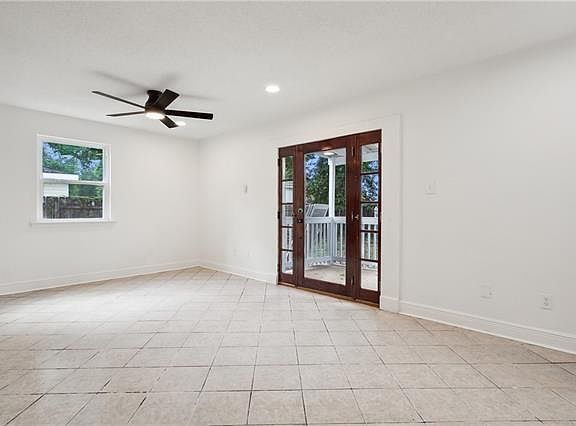 5th image of 231 Surgi Dr