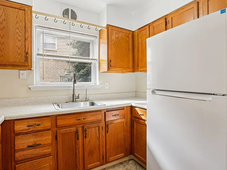 Ridley Station Apartments — Photo 12