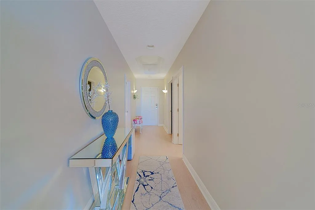 3 bed, 3.0 bath, 1995 sqft, $4,995 — Photo 4