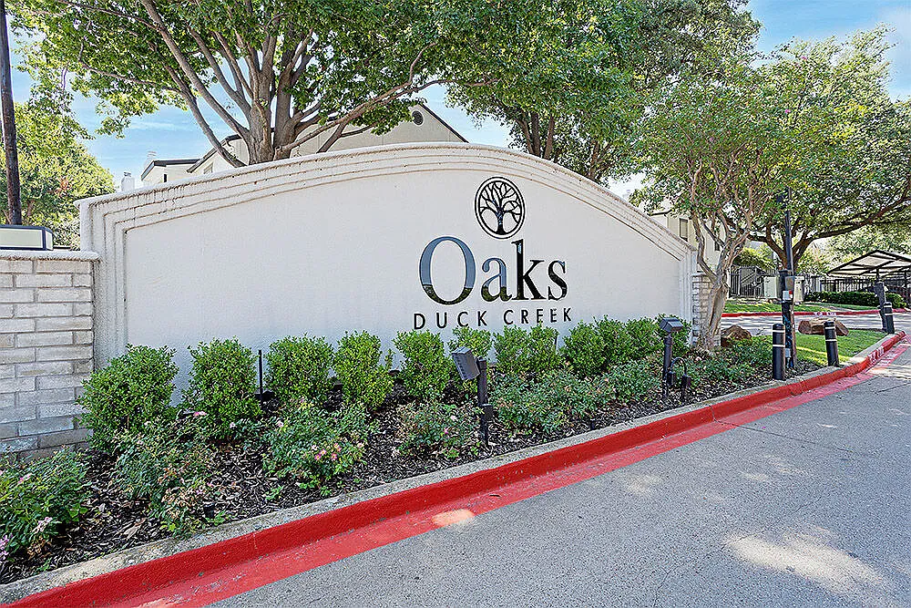 Oaks at Duck Creek — Photo 2