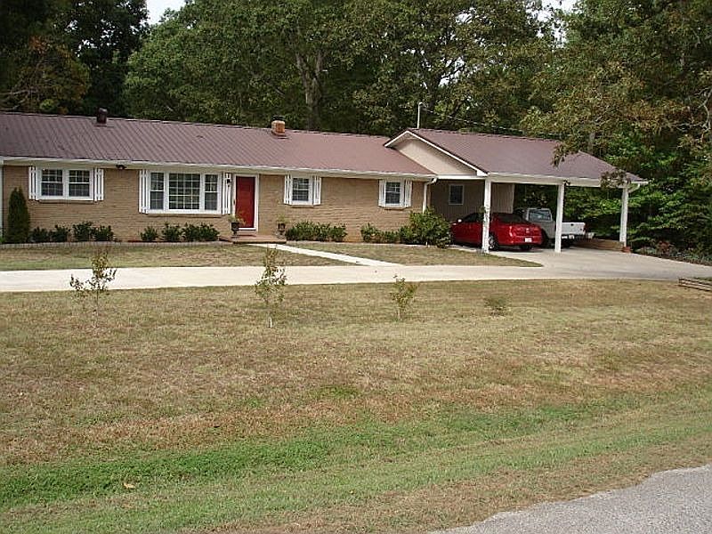 2nd image of 960 Airport Rd