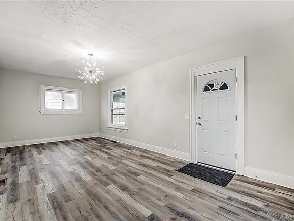 4th image of 2932 Martel Dr