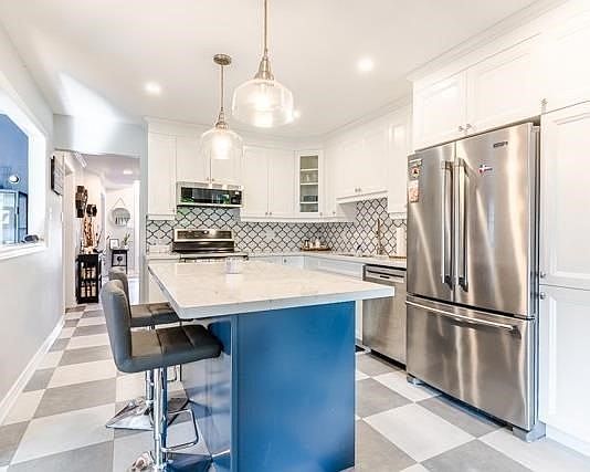 2nd image of 365 Livingstone St W