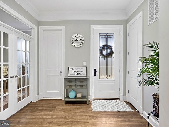 2nd image of 44642 Petersham Dr