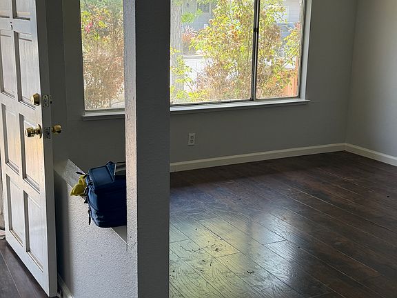 5th image of 175 Manor Ct