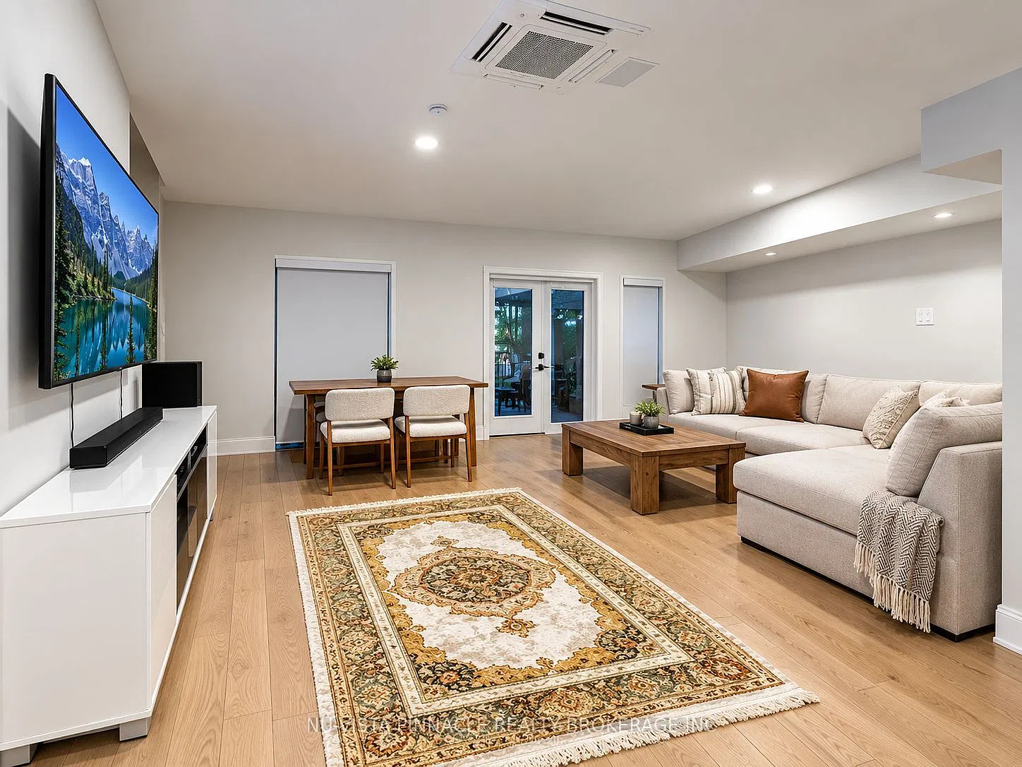 3 bed, $2,599 — Photo 3