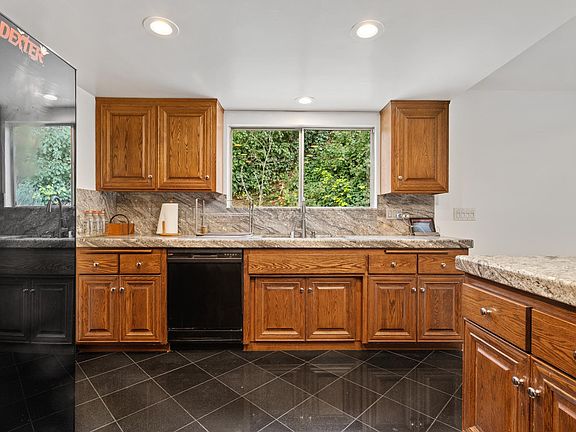 4th image of 3135 Chandelle Rd