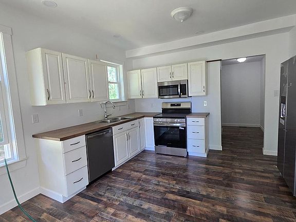 5th image of 743 Bell Manor Rd