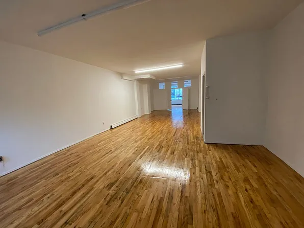 8010 51st Ave, Elmhurst, NY 11373