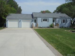 2347 Lake Rd, Ransomville, NY 14131