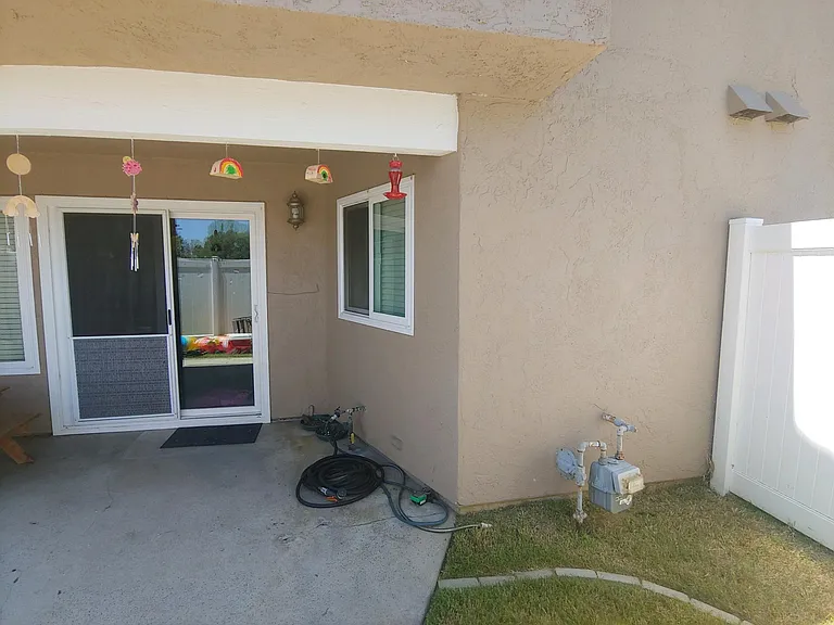 44553 La Paz Rd — Photo 37