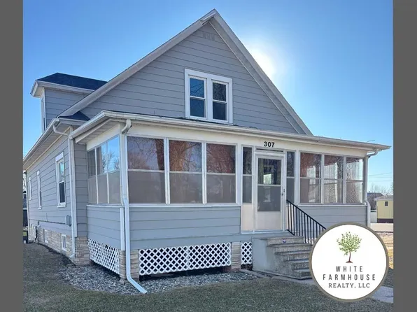 307 Oak St, Laurel, NE 68745