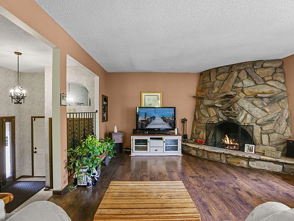 4th image of 6216 Hackamore Cir
