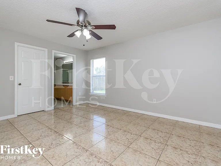 557 Peace Dr — Photo 8