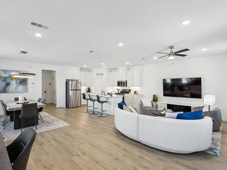 15989 Wax Myrtle St — Photo 4