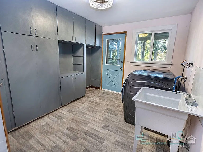 242 Hemlock St — Photo 45