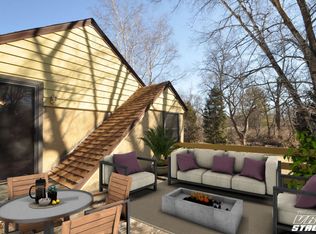 222 Green Bay Rd, Cedarburg, WI 53012