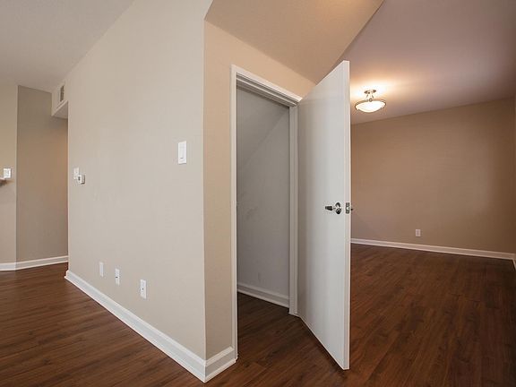 3rd image of 215 N Cordova St #E