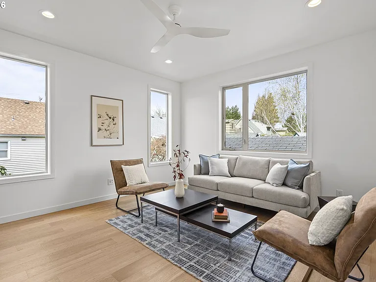 5353 SE Stark St — Photo 15
