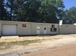 327 W Jefferson St, Kosciusko, MS 39090