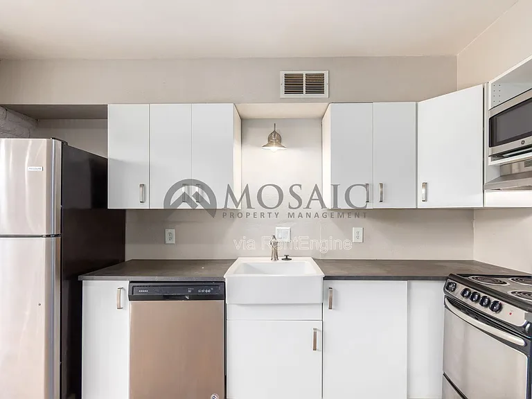 1204 S McClintock Dr #B — Photo 4