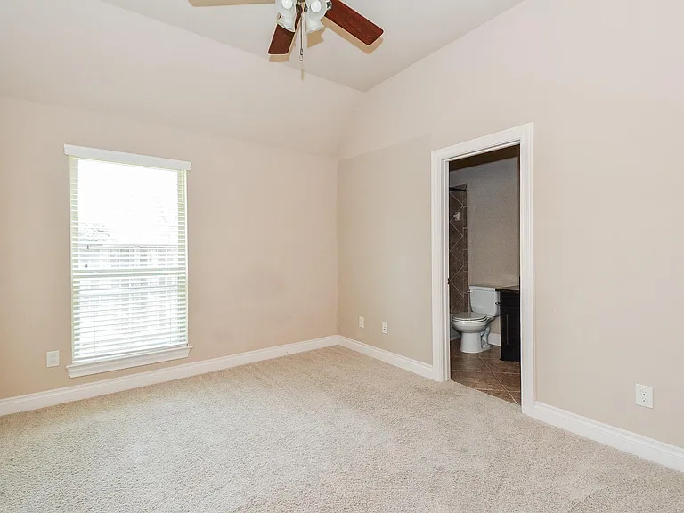 28803 Davenport Dr — Photo 21